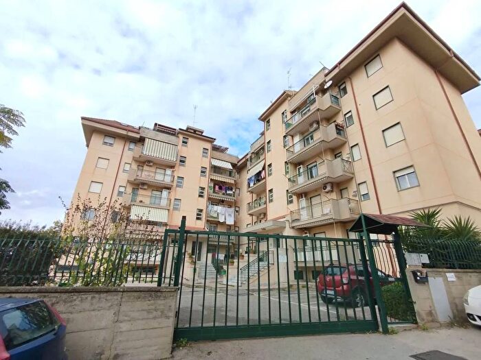 Appartamento con 5 locali in affitto in Via Balate No Number, Centro, Caltanissetta