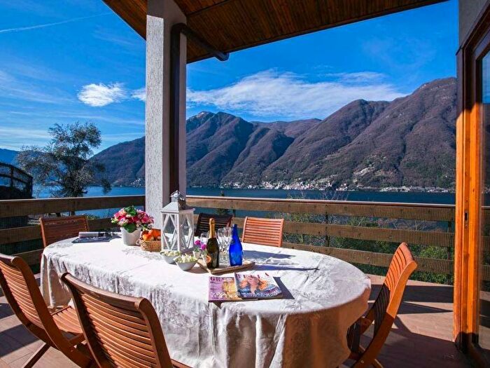 Casa trilocale in affitto in via borgonuovo, Centro, Nesso