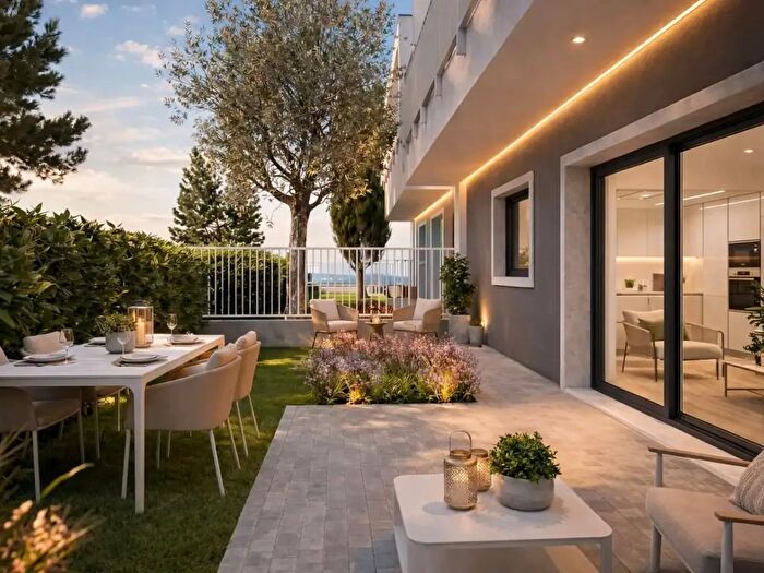 Casa con 5 locali in vendita in Via Raimondo Vianello, Peschiera Del Garda