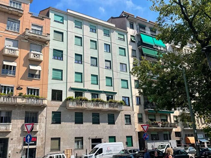 Appartamento quadrilocale in vendita in Viale Coni Zugna, Milano