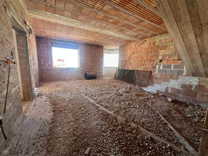 Appartamento con 6 locali in vendita in Via Como, Miggiano