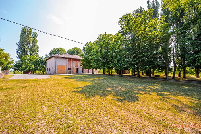 Casa con 6 locali in vendita in Via Reno Vecchio a, San Giovanni In Persiceto