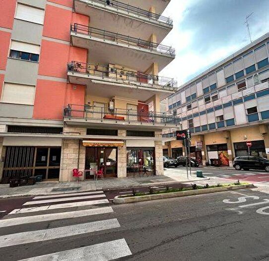 Appartamento con 6 locali in affitto in Lombardia, Stazione, Lecce