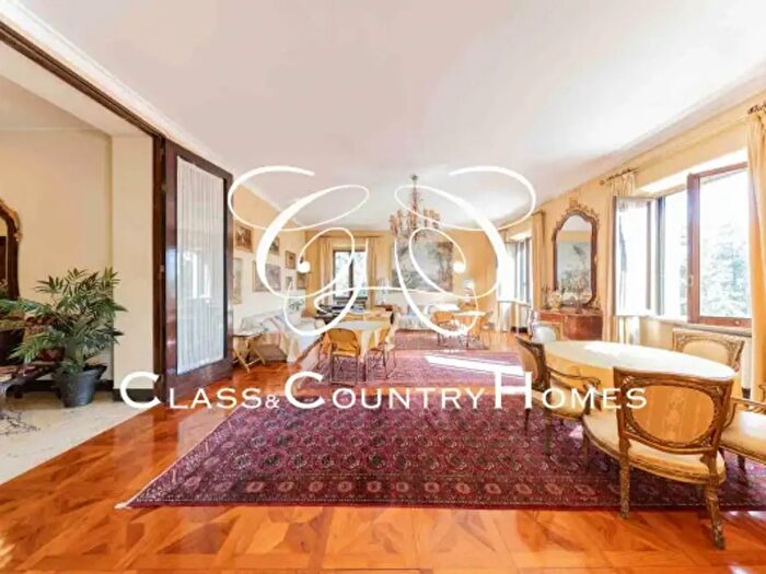 Appartamento con 6 locali in affitto in Via Bonaldo Stringher, Roma