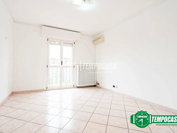 Appartamento trilocale in vendita in Via Appennini, Milano