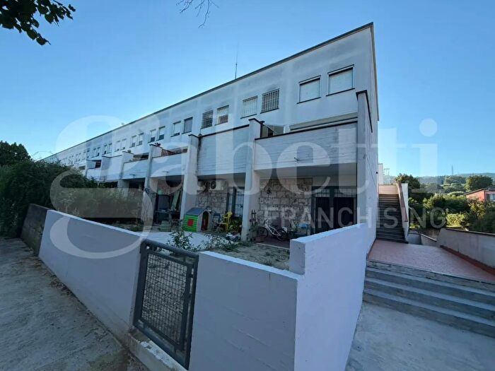 Appartamento quadrilocale in vendita in Duplex in Via Mola di Bernardo, Terni