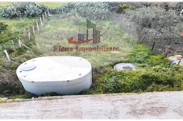 Casa con 7 locali in vendita in Alcamo