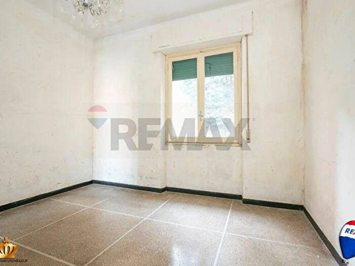 Appartamento trilocale in vendita in Via delle Gavette, Genova