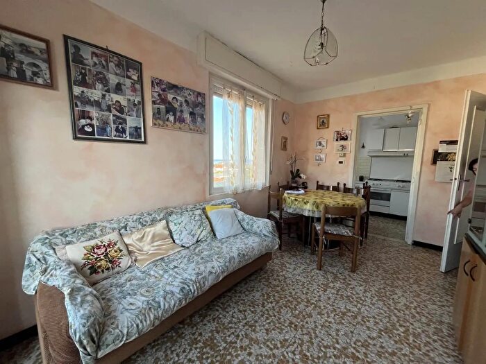 Appartamento quadrilocale in vendita in Camporosso