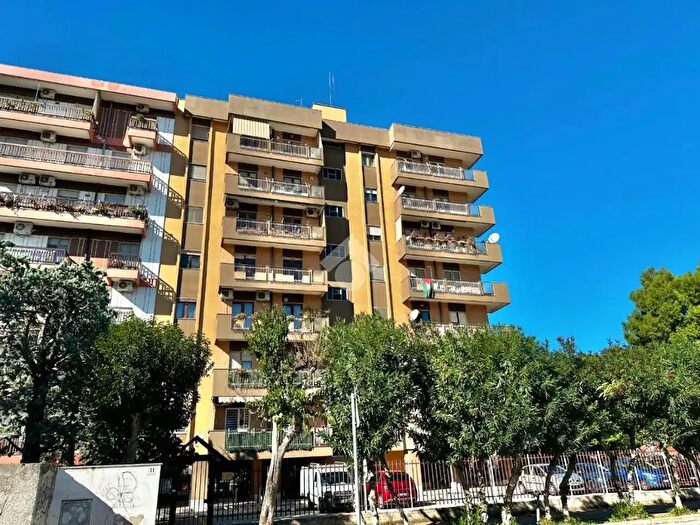 Appartamento con 5 locali in vendita in Via Natale Loiacono, Bari