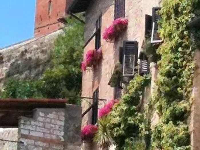 Casa con 7 locali in vendita in Colle Di Val DElsa