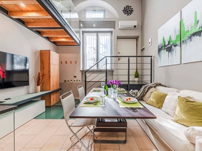 Appartamento trilocale in affitto in Via Gaetano de Castillia, Isola, Milano