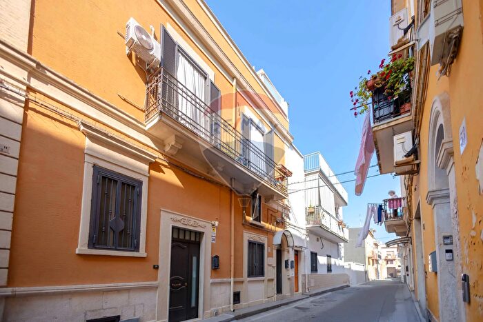 Casa quadrilocale in vendita in Via Roma, Bari