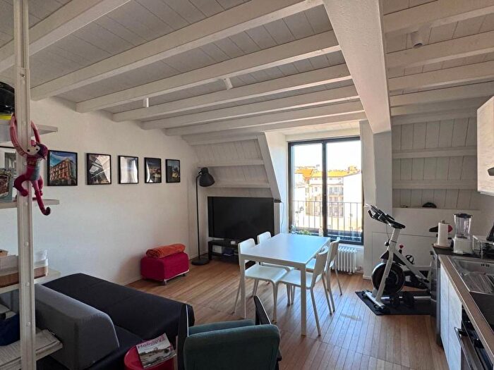 Appartamento trilocale in affitto in Via Antonio Fogazzaro, Montenero, Milano