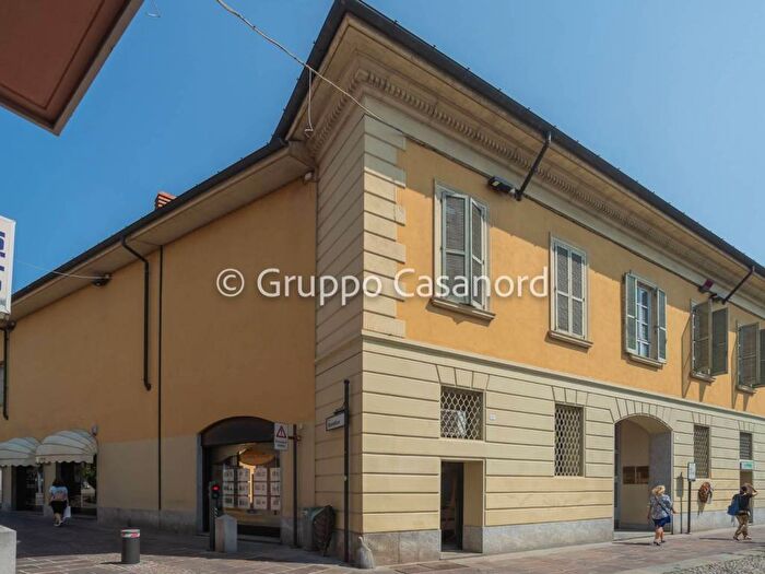 Appartamento trilocale in affitto in Piazza Giacomo Matteotti, Centro, Cernusco sul Naviglio