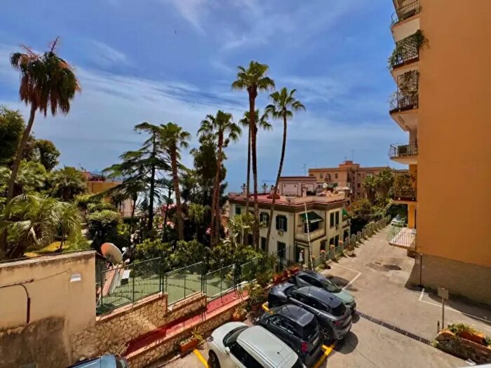 Appartamento bilocale in affitto in Viale Privato Davide Winspeare, Napoli
