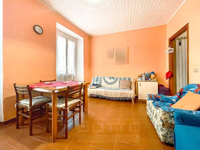 Appartamento bilocale in vendita in Piazza Manzetti, Invorio