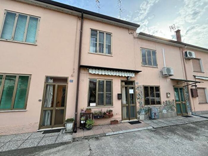 Casa quadrilocale in vendita in Via Roma, Corbola