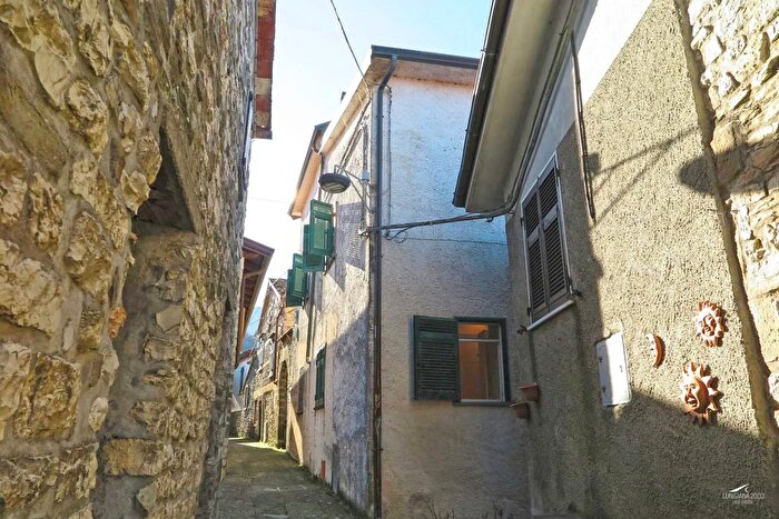 Casa con 5 locali in vendita in Casola In Lunigiana