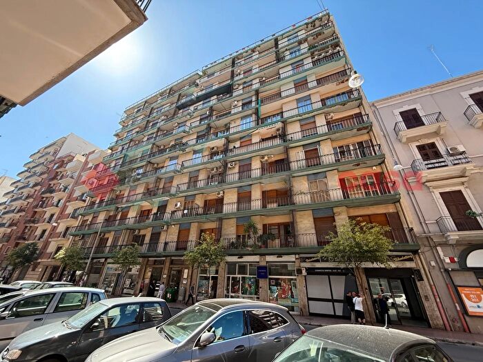 Appartamento trilocale in vendita in Via Cesare Battisti, Taranto