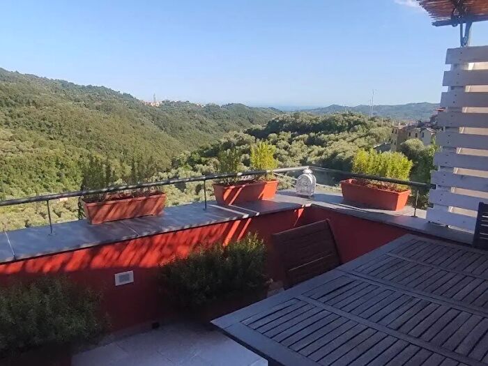 Casa con 5 locali in vendita in Via Michele Ameglio, Vasia