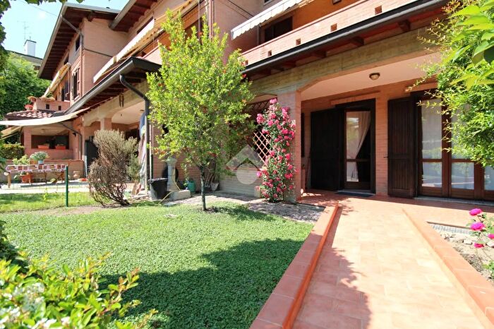 Appartamento quadrilocale in vendita in Via Radici Nord, Castellarano