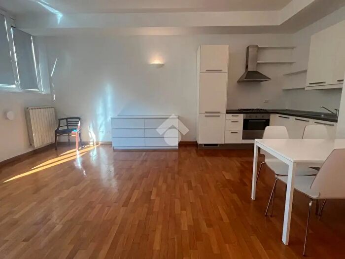 Appartamento monolocale in affitto in Via Valsugana, Milano