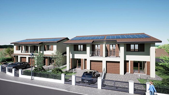 Appartamento con 8 locali in vendita in Reggiolo