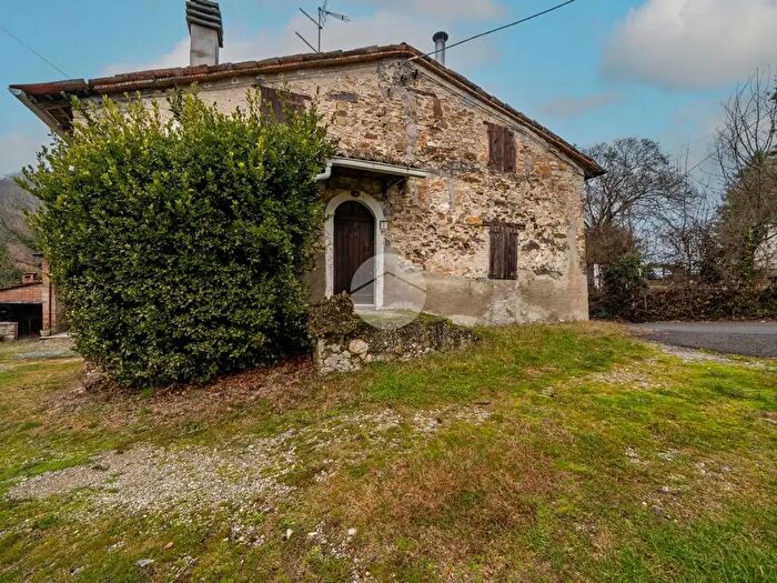 Casa trilocale in vendita in Str Pero Berzino, Lesignano De' Bagni