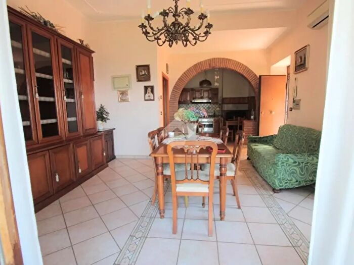 Appartamento con 5 locali in vendita in Via Roma, Poggio Catino