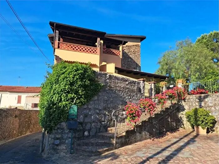 Appartamento quadrilocale in vendita in Via Rusineo, Albenga