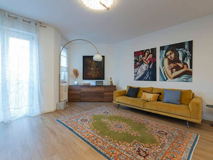 Appartamento quadrilocale in affitto in Via degli Anemoni, Primaticcio, Milano