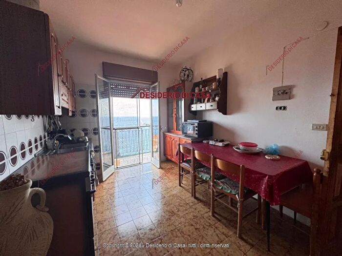 Appartamento con 6 locali in vendita in Via Madonna della Salute SantAmbrogio Pa Italia, Cefalu