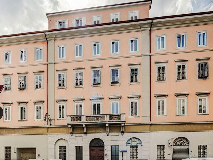 Appartamento bilocale in affitto in Via del Lazzaretto Vecchio, Città Vecchia, Trieste