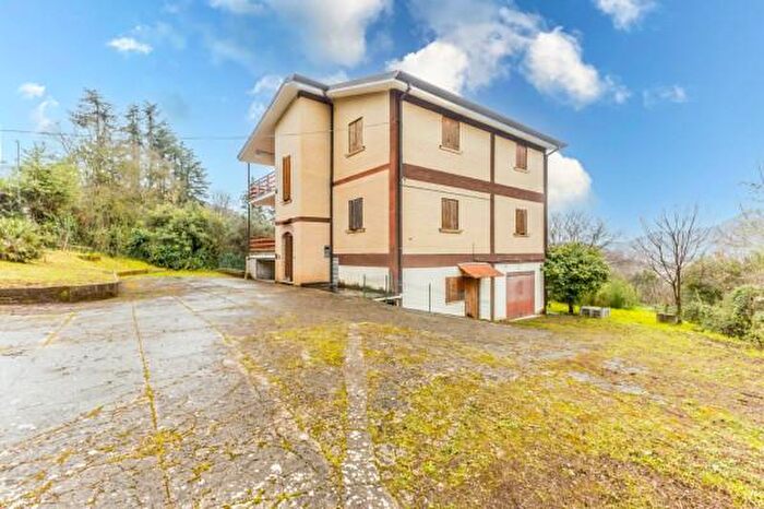 Casa con 6 locali in vendita in Via Valle Pazza, Sezze