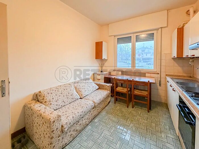 Appartamento trilocale in vendita in Via F Filzi, Creazzo