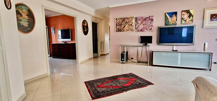 Appartamento con 5 locali in vendita in Via Giuseppe Antonio Borgese, Catania