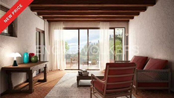 Casa con 6 locali in vendita in Via Roma, Asolo