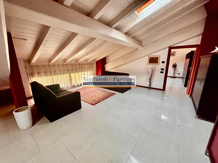 Appartamento con 5 locali in vendita in Via Cesare Battisti, Montichiari