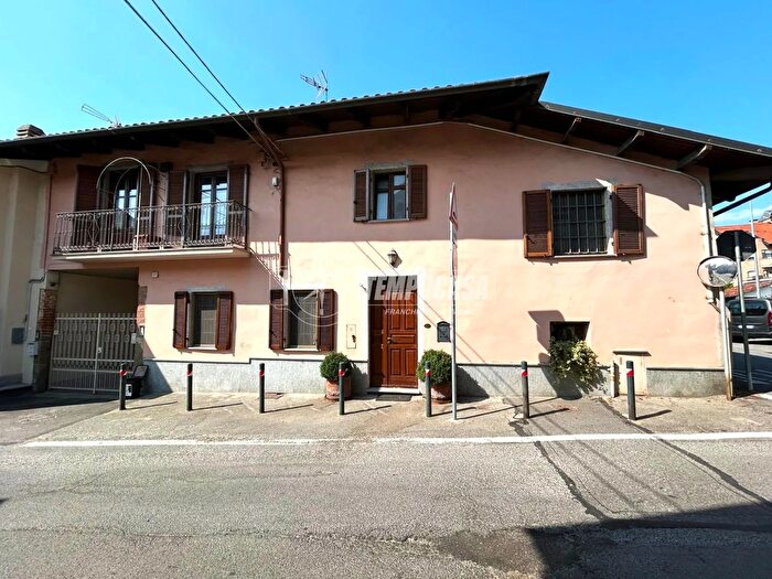 Casa con 6 locali in vendita in Via Gorizia, Piossasco