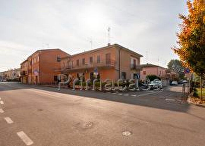 Casa con 6 locali in vendita in Corso Repubblica, Rolo