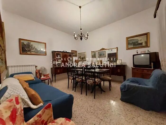 Casa con 6 locali in vendita in Buti