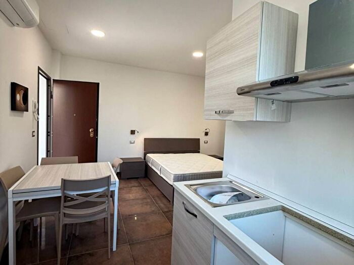 Appartamento monolocale in affitto in Via Vinzaglio, Semicentro, Vercelli