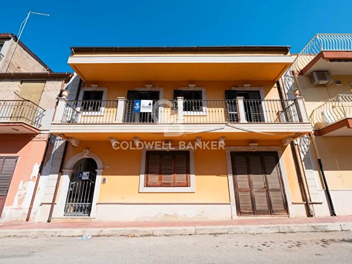 Casa con 16 locali in vendita in Via Vittorio Veneto l, Acate