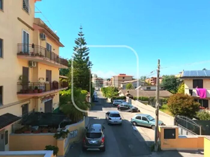 Appartamento trilocale in vendita in Via Francesco Giuseppe Bressani, Roma