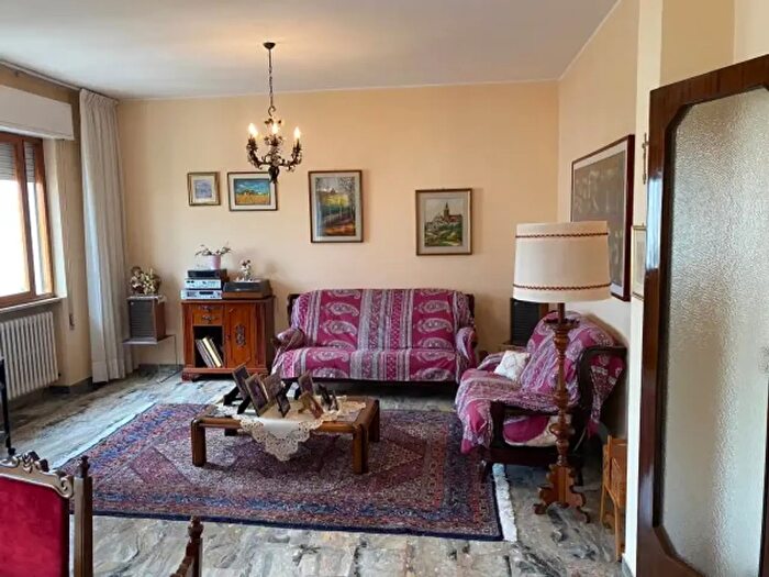 Appartamento trilocale in vendita in Via Alessandro Volta, Abano Terme