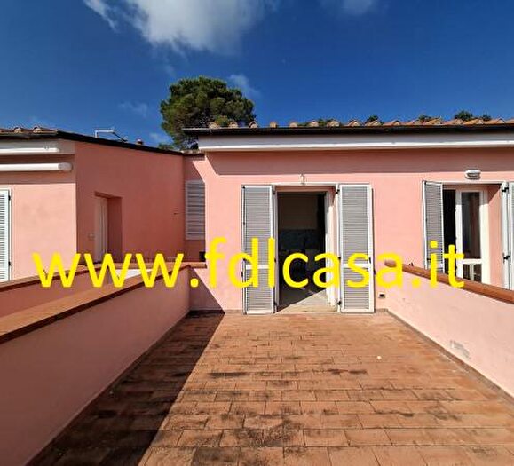 Appartamento trilocale in vendita in Via Alcide De Gasperi, Rio