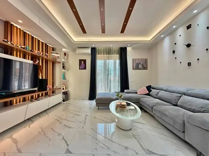 Appartamento con 5 locali in vendita in Via Pietro Sommariva, Roma