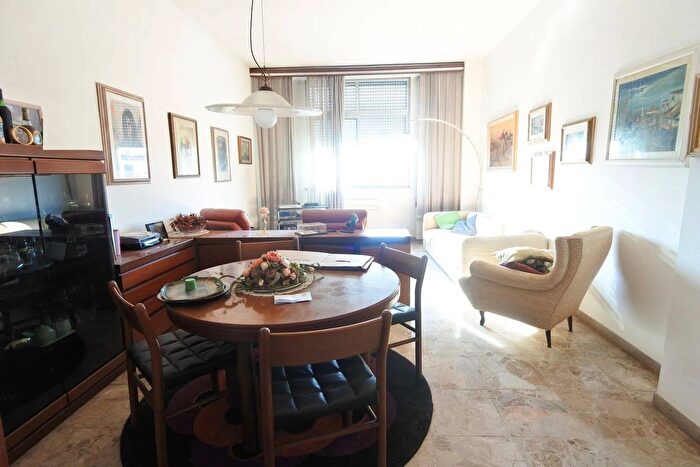 Appartamento con 5 locali in vendita in Via San Giorgio Prato, Prato