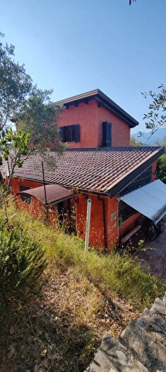 Casa con 5 locali in vendita in Via Cesinelle, Serre